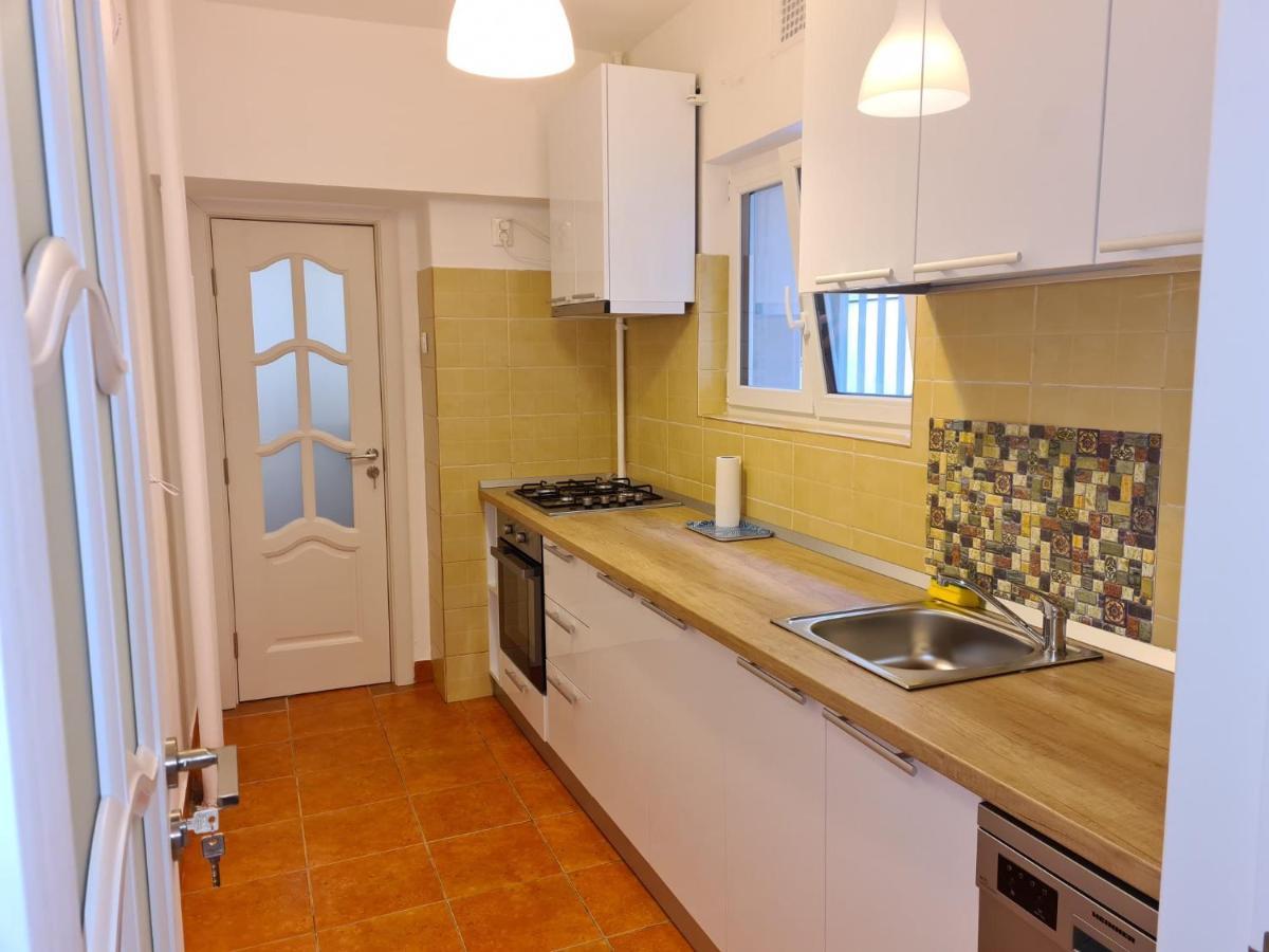 Rene'S Leisure Apartment Bucharest Exterior photo